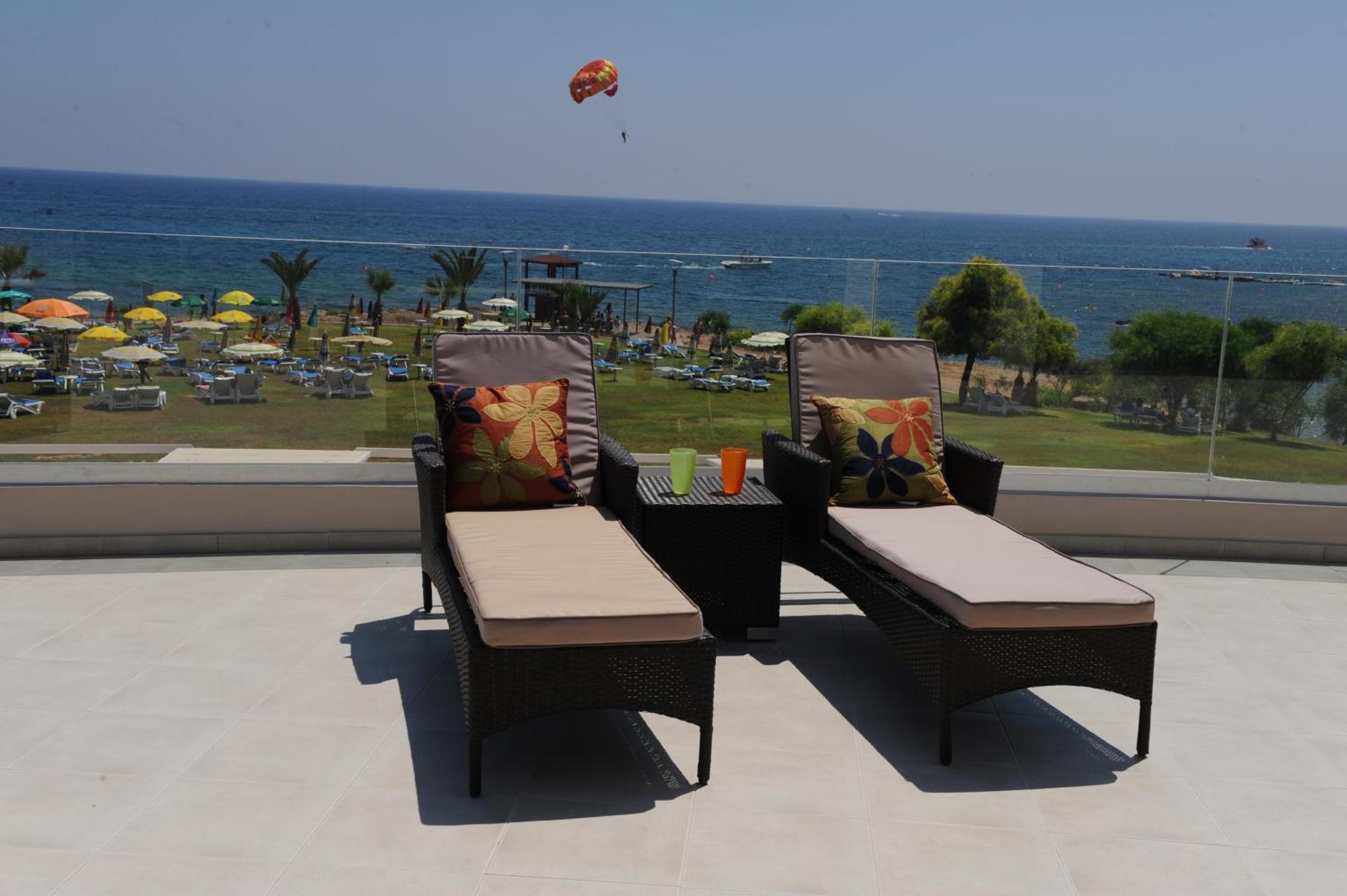Polyxenia Isaak Luxury Villas And Apartments Protaras Rum bild