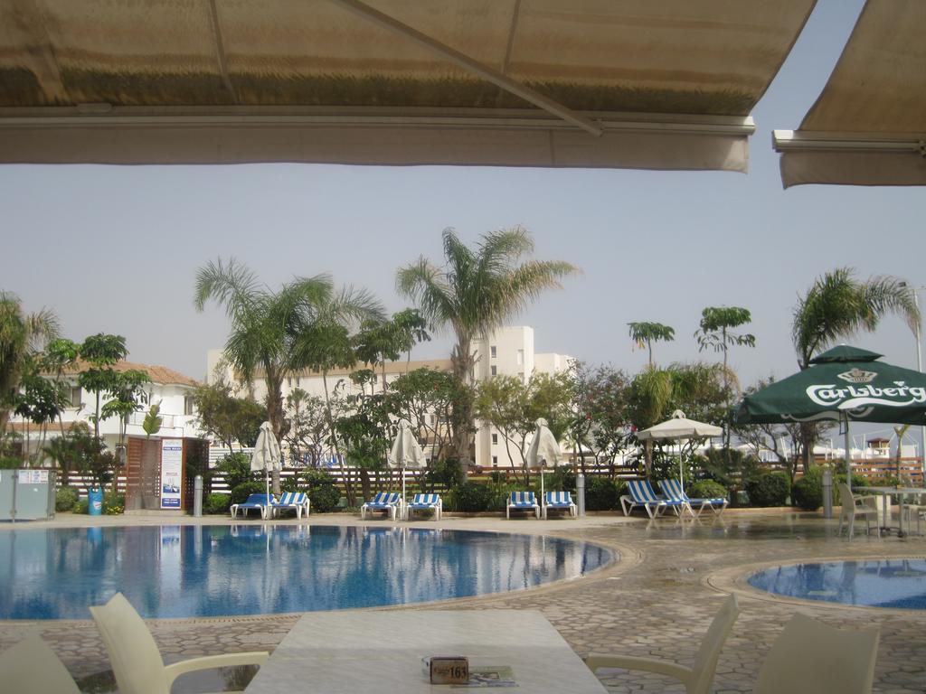 Polyxenia Isaak Luxury Villas And Apartments Protaras Exteriör bild
